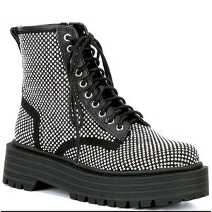 SALE OFR🆕GIANNI BINI STUDDED PLATFORM BOOTS(Sz6)